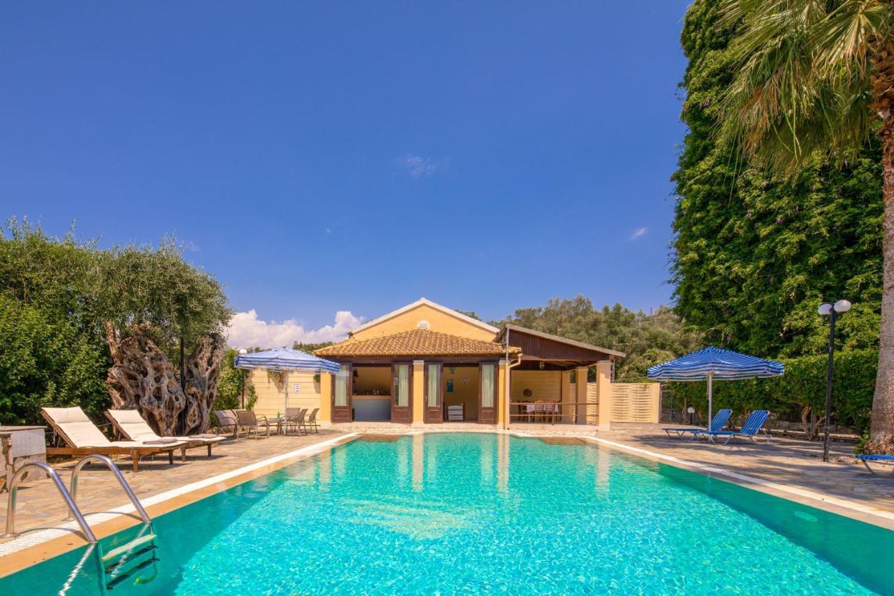 Villa Lianolia Peritheia Екстер'єр фото