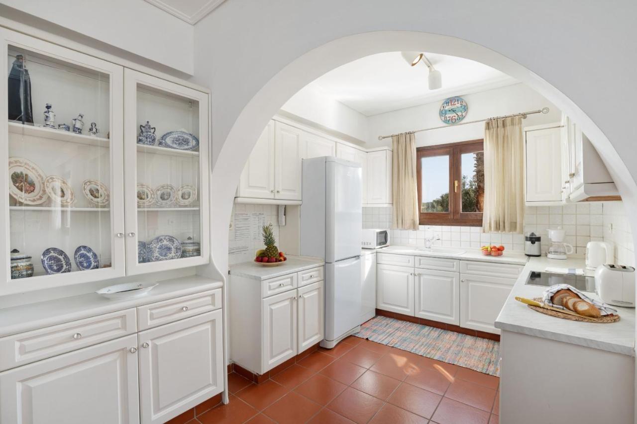 Villa Lianolia Peritheia Екстер'єр фото