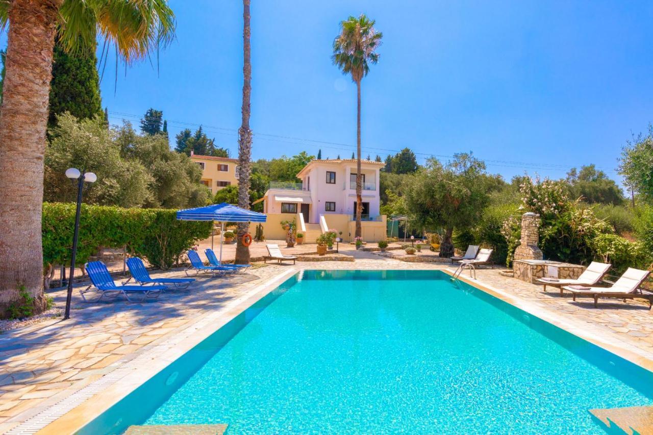 Villa Lianolia Peritheia Екстер'єр фото