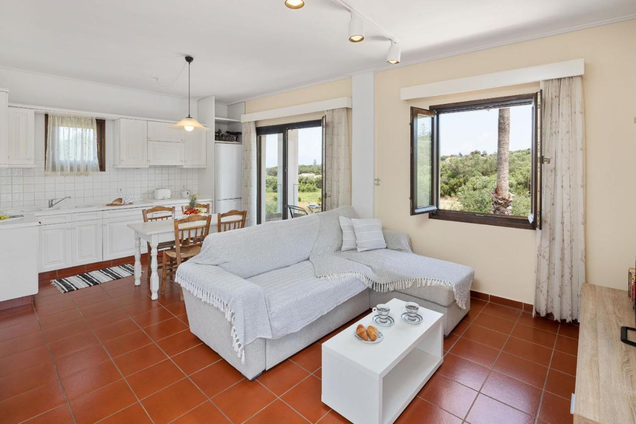 Villa Lianolia Peritheia Екстер'єр фото