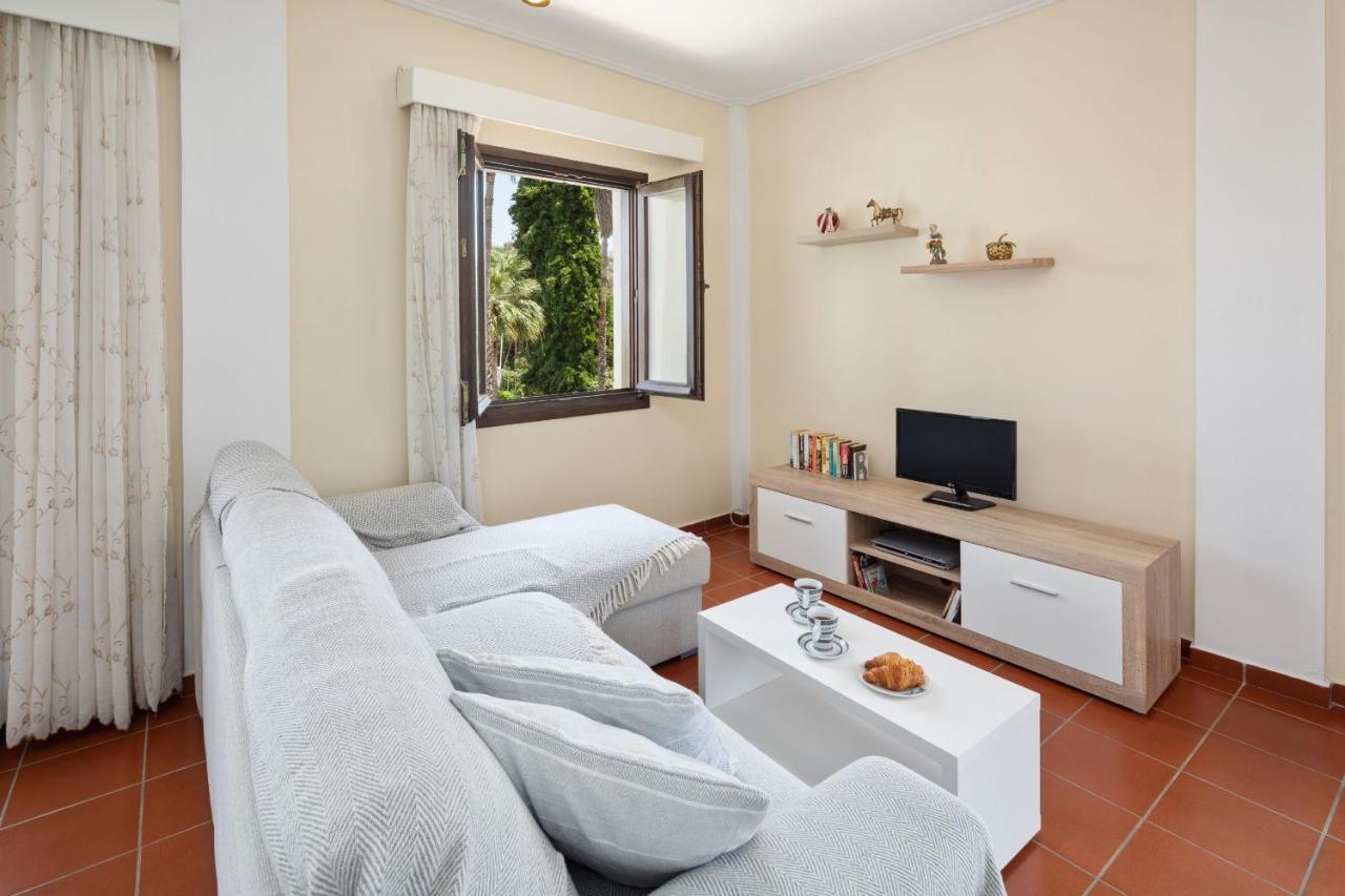 Villa Lianolia Peritheia Екстер'єр фото