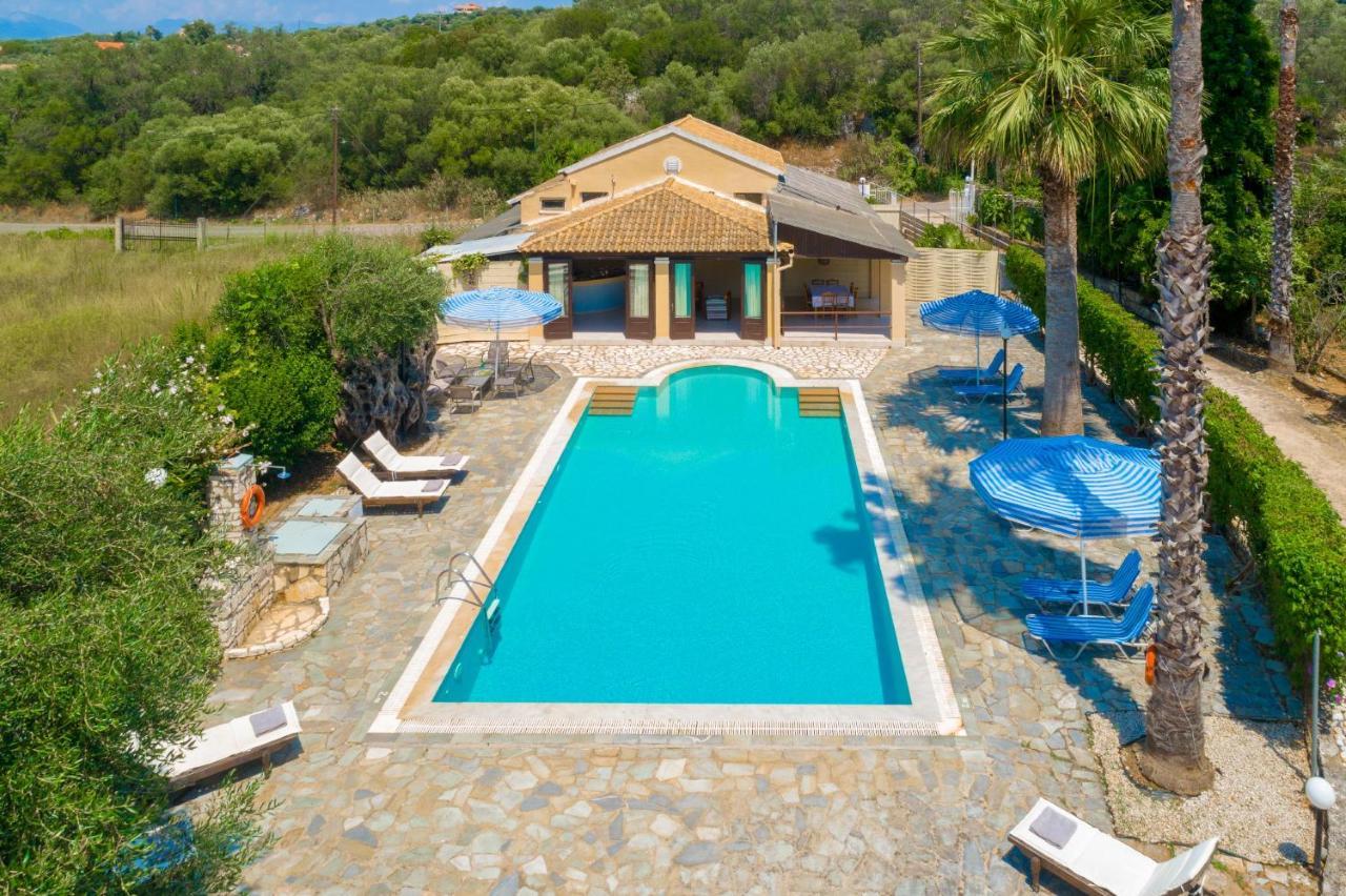 Villa Lianolia Peritheia Екстер'єр фото