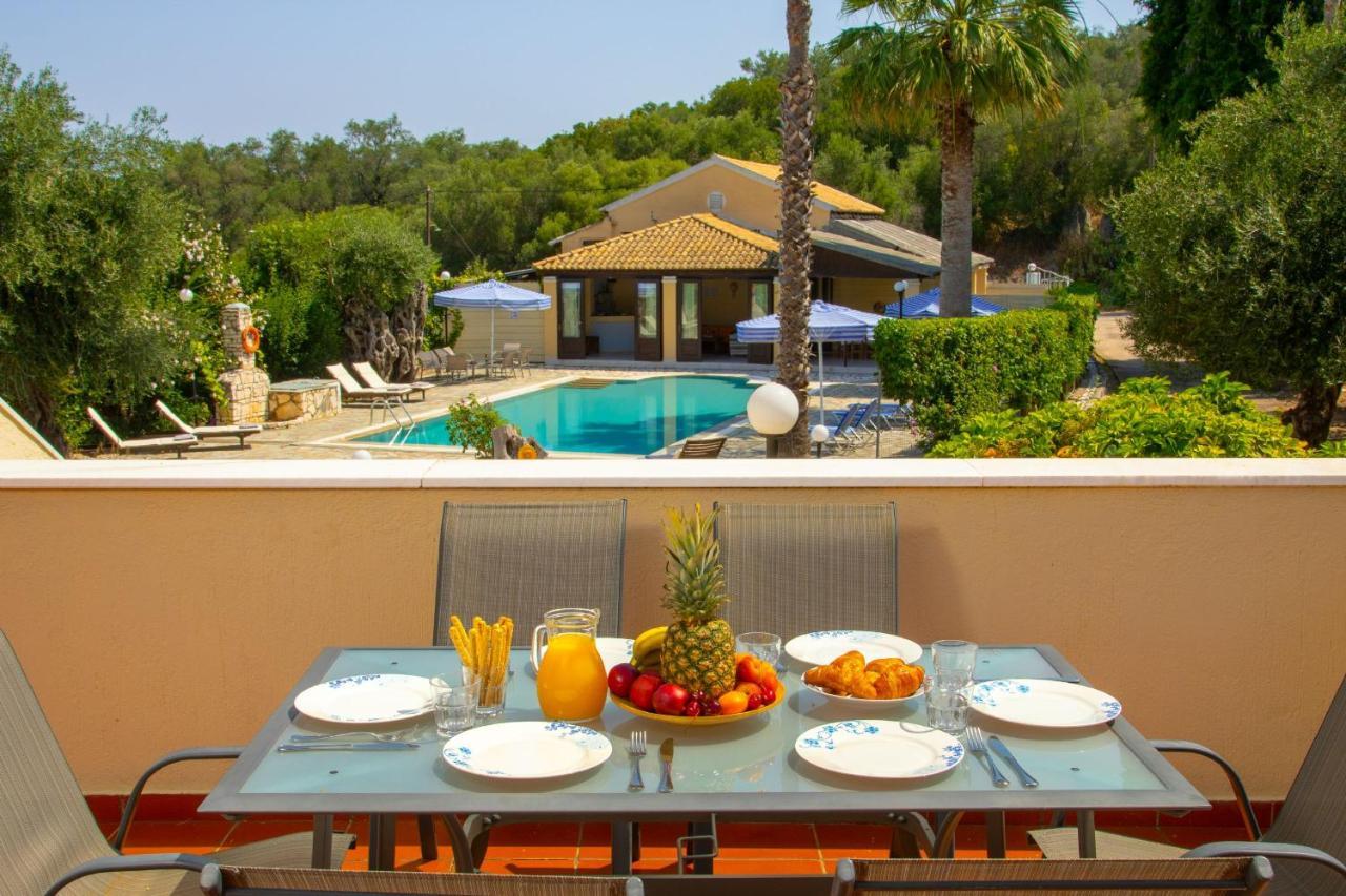 Villa Lianolia Peritheia Екстер'єр фото