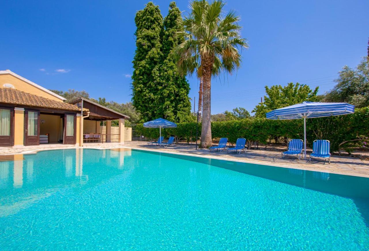 Villa Lianolia Peritheia Екстер'єр фото